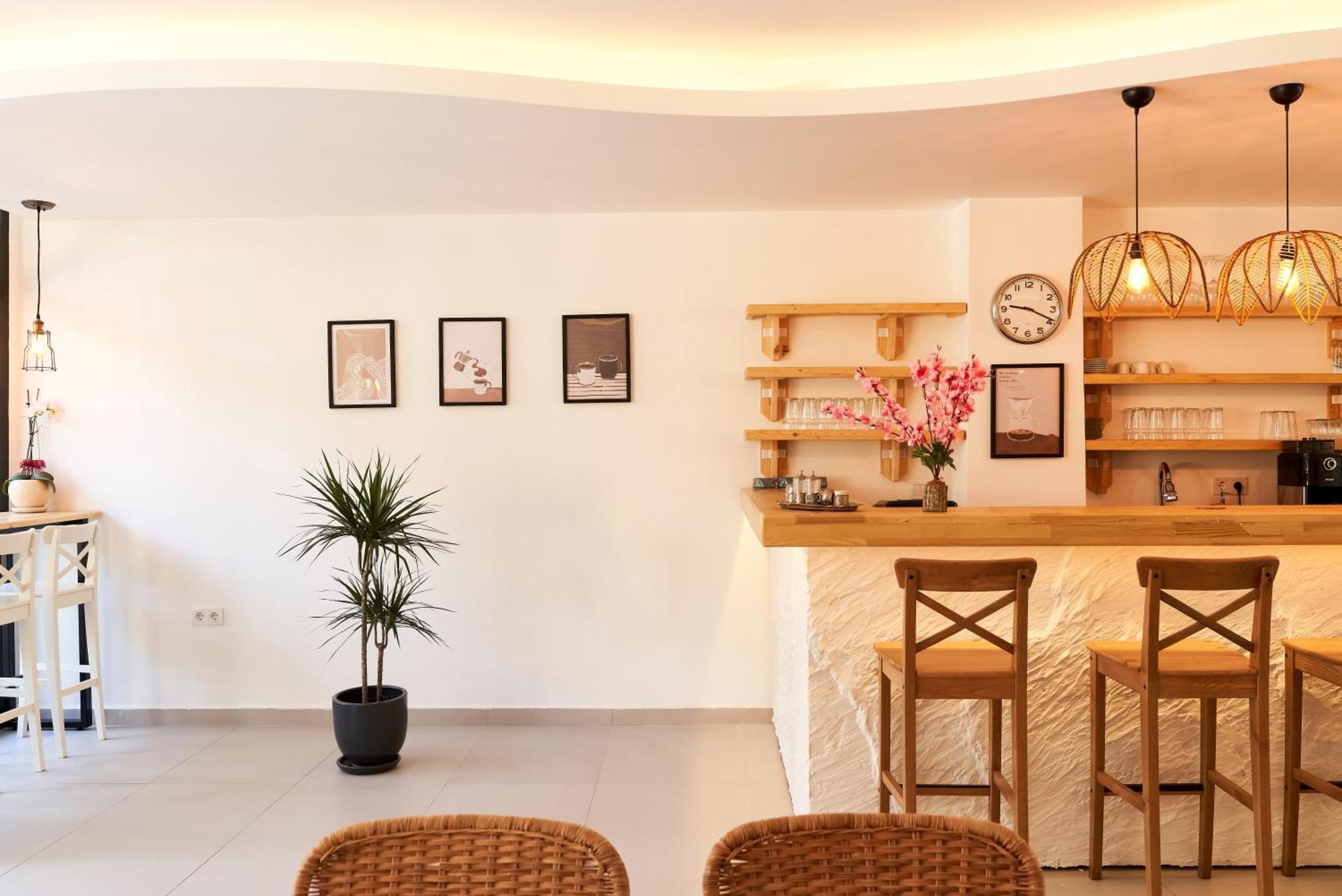 Audo Local Hotel Анталия Екстериор снимка