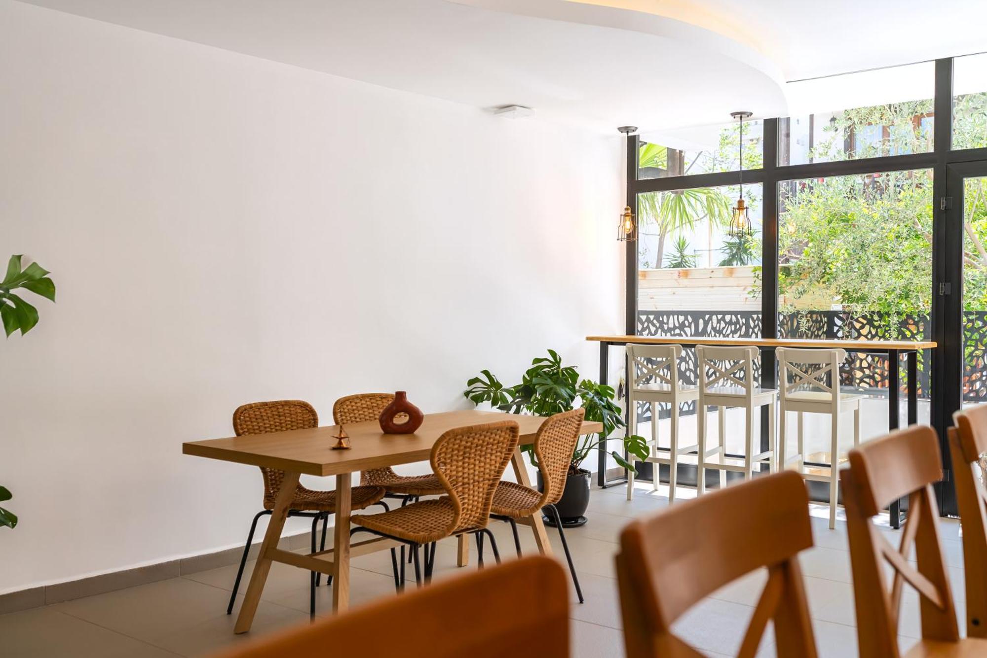 Audo Local Hotel Анталия Екстериор снимка